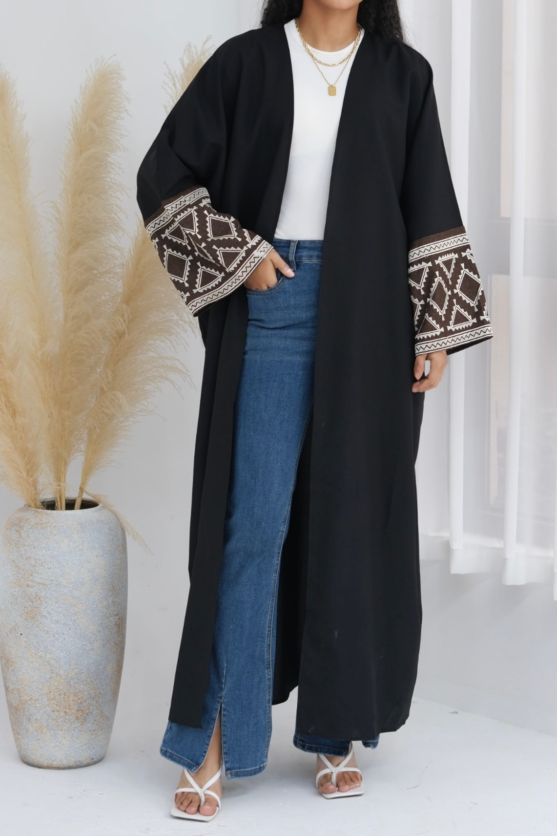 Leila Geometric Pattern Embroidered Open Abaya 772- Black